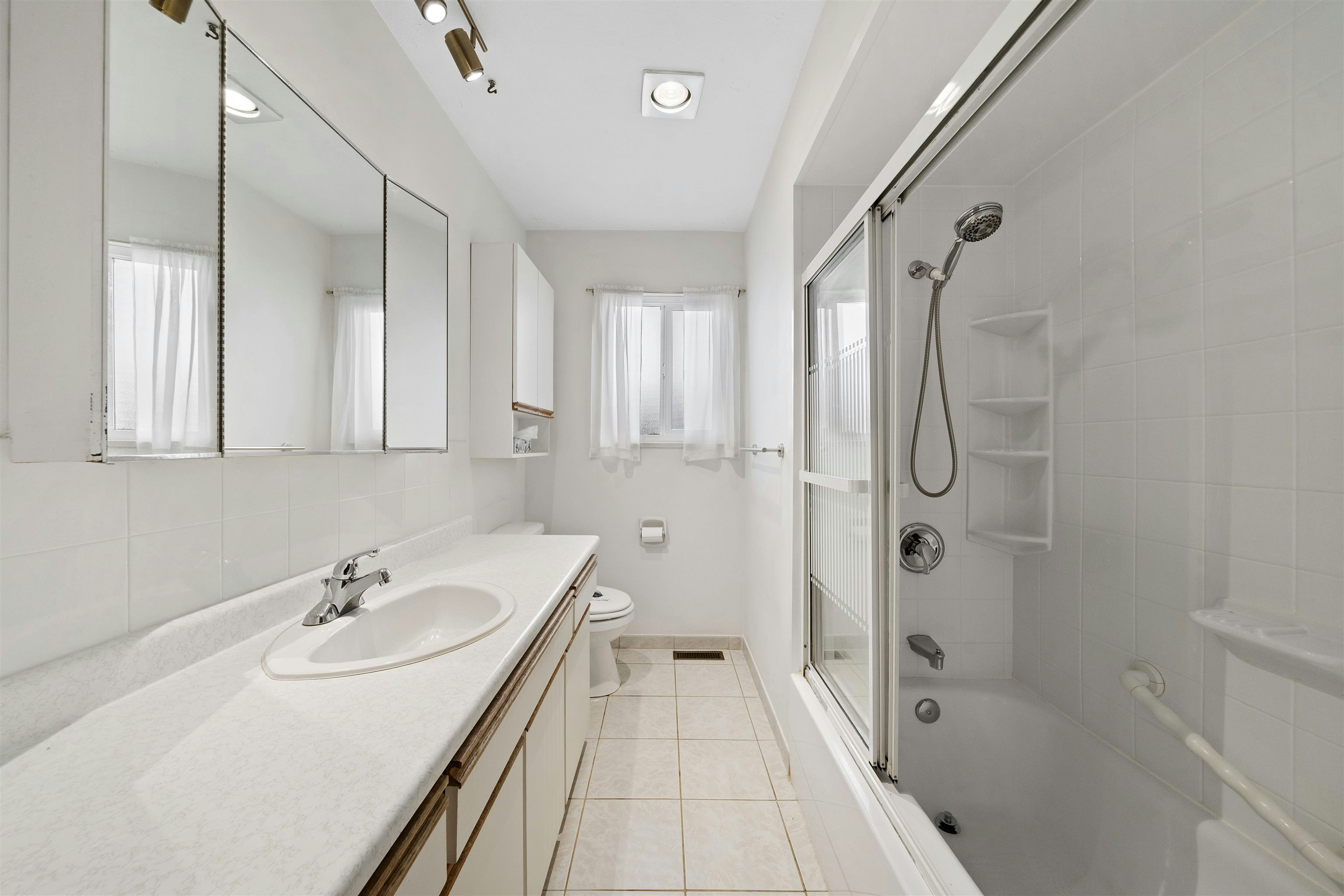 4741 Union Street, Burnaby, BC, V5C 2Y5 - 18