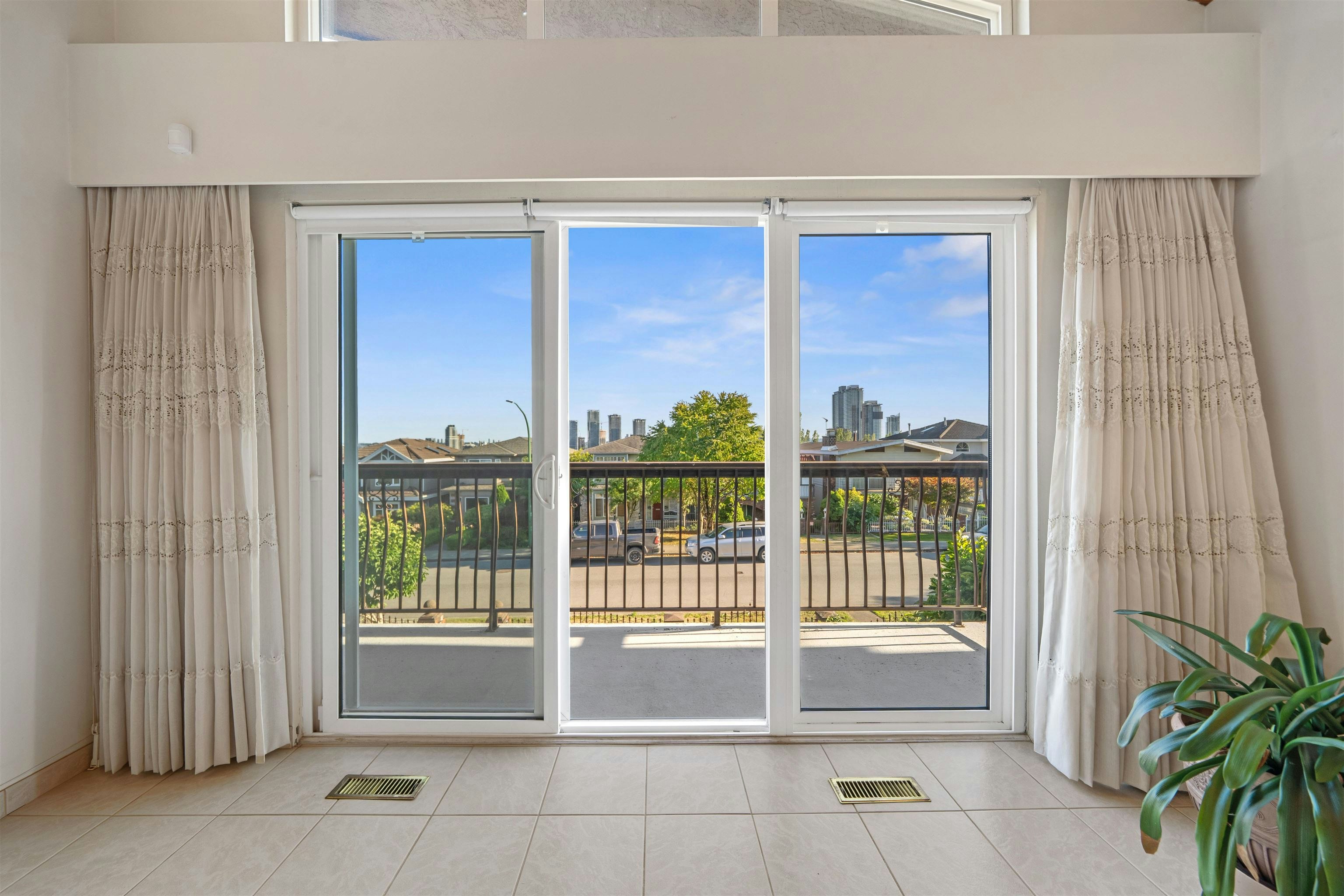 4741 Union Street, Burnaby, BC, V5C 2Y5 - 7