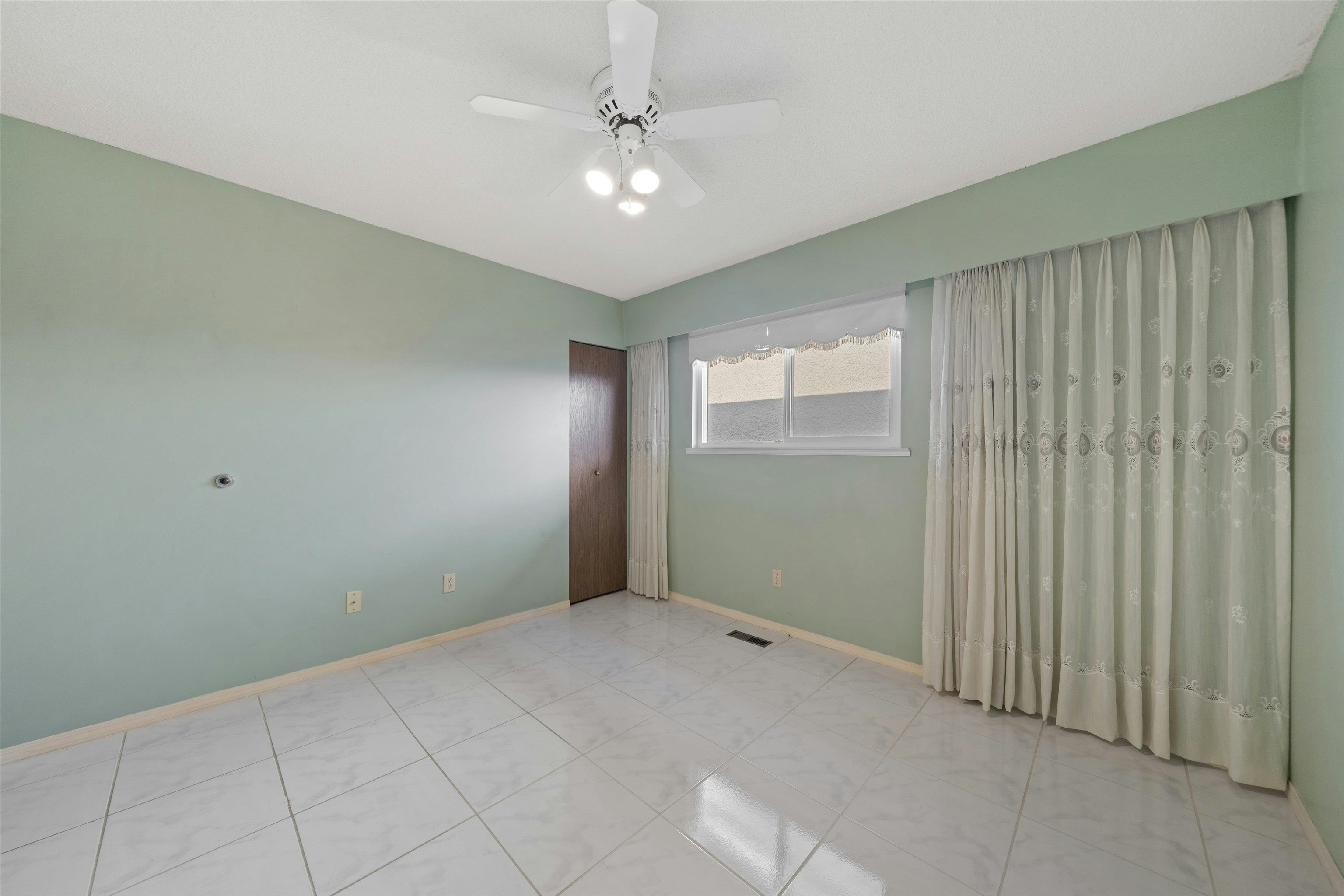 4741 Union Street, Burnaby, BC, V5C 2Y5 - 17