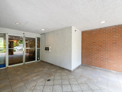 206-1154 Westwood Street - 3
