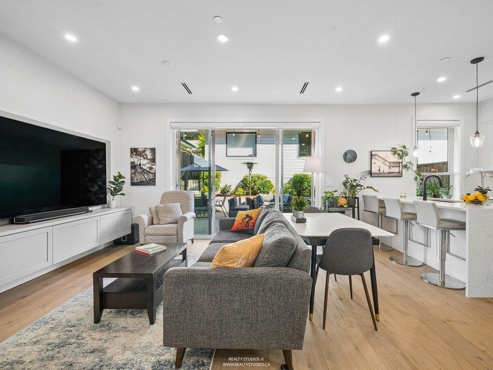 3535 E Georgia Street, Vancouver, BC, V5K 2L9 - 5
