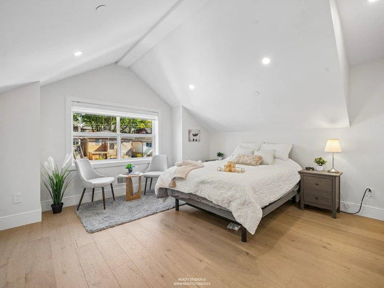 3535 E Georgia Street, Vancouver, BC, V5K 2L9 - 18