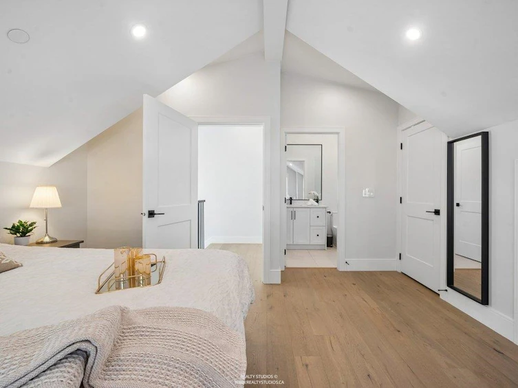 3535 E Georgia Street, Vancouver, BC, V5K 2L9 - 17