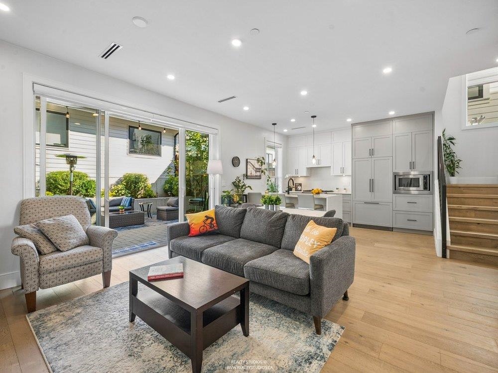 3535 E Georgia Street, Vancouver, BC, V5K 2L9 - 7