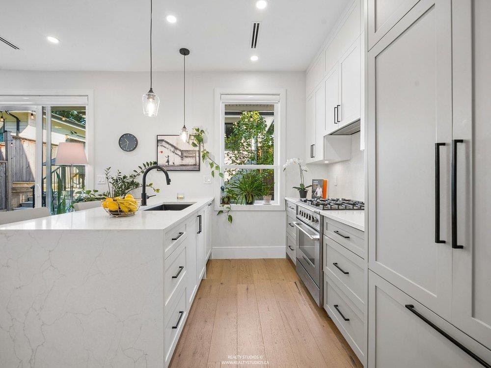 3535 E Georgia Street, Vancouver, BC, V5K 2L9 - 10