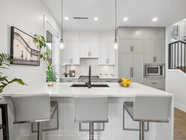 3535 E Georgia Street, Vancouver, BC, V5K 2L9 - 9