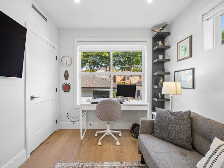 3535 E Georgia Street, Vancouver, BC, V5K 2L9 - 21