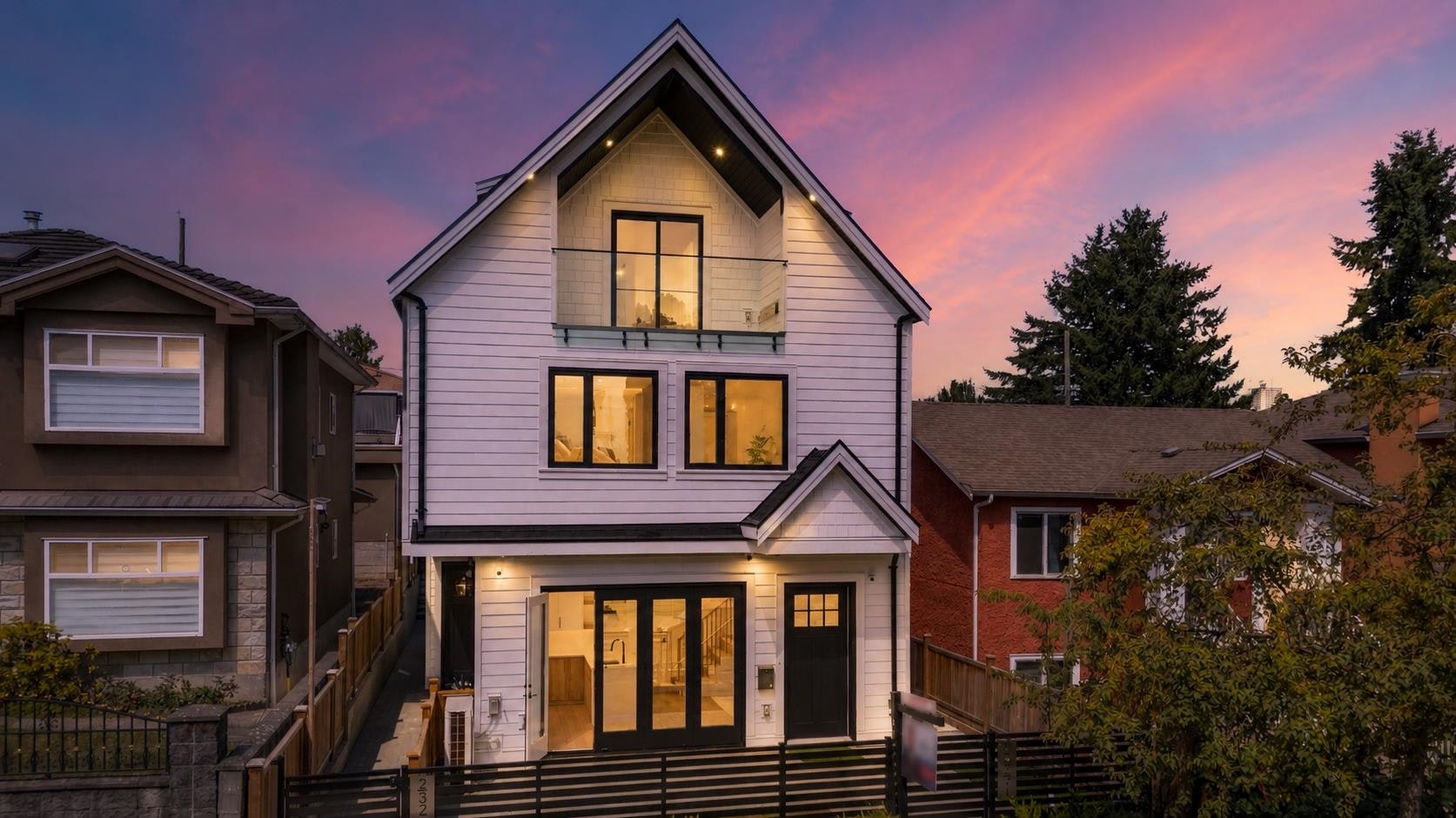 1-3271 E Georgia Street, Vancouver, BC, V5K 2L2
