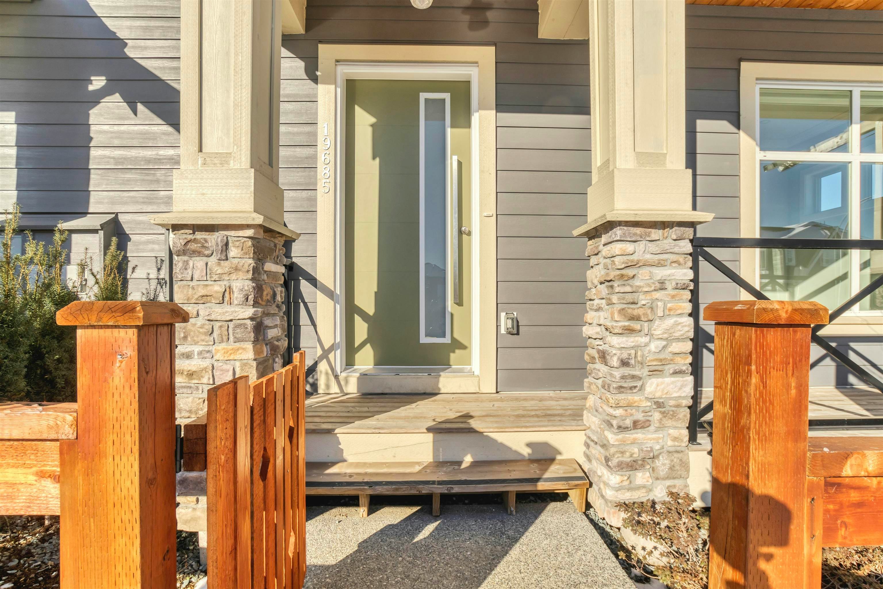 19685 74 Avenue - 2