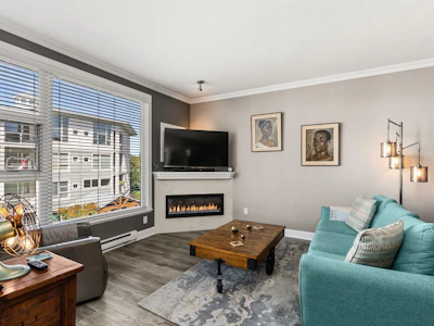315-4600 Westwater Drive - 5