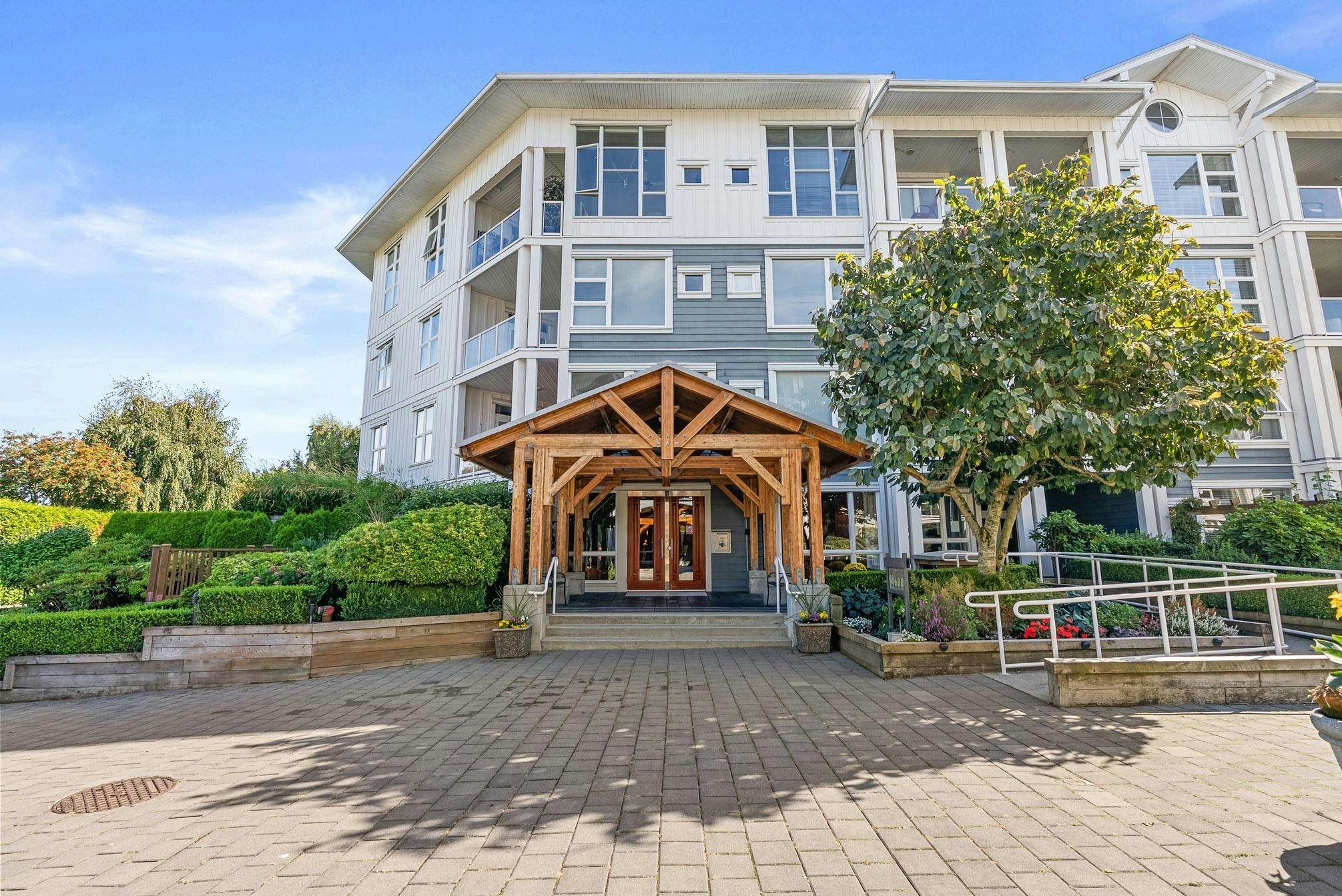 315-4600 Westwater Drive - 2