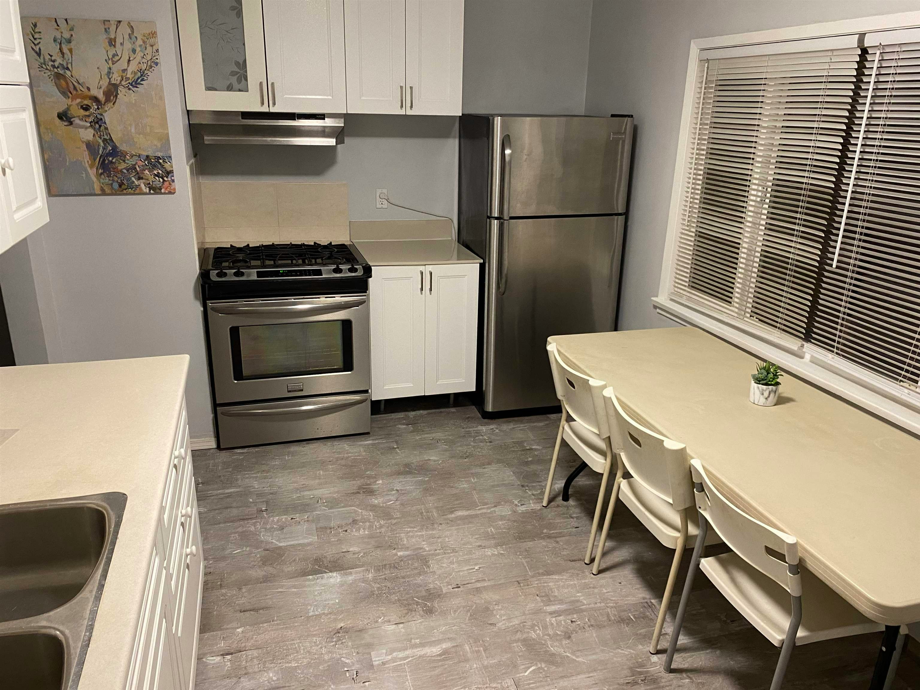 1000 East 21st Avenue, Vancouver, BC, V5V 1S8 - 2
