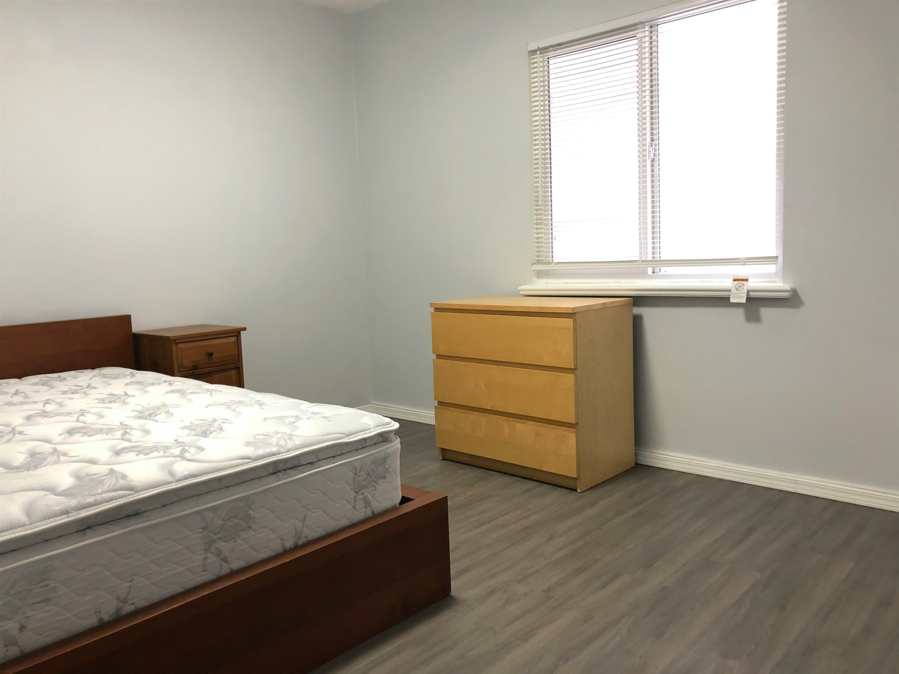 1000 East 21st Avenue, Vancouver, BC, V5V 1S8 - 5