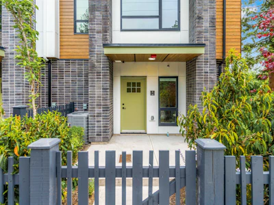 6-7946 204 Street - 4