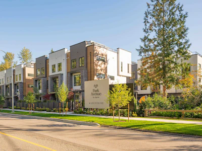 6-7946 204 Street - 2