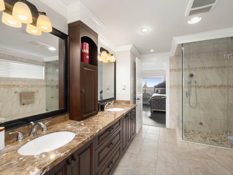 4050 St. Pauls Avenue, North Vancouver, BC, V7N 1T5 - 20
