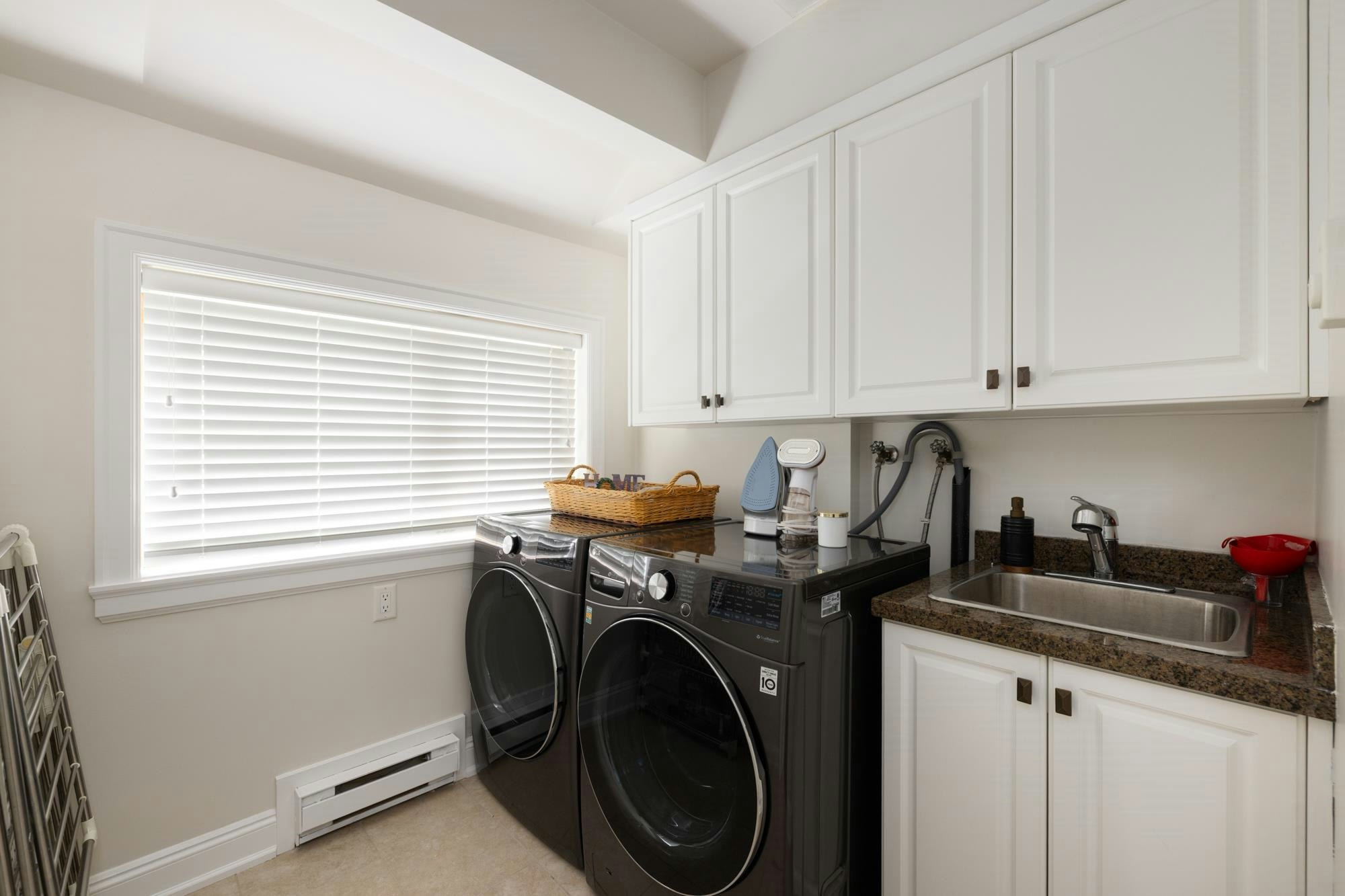 4050 St. Pauls Avenue, North Vancouver, BC, V7N 1T5 - 37