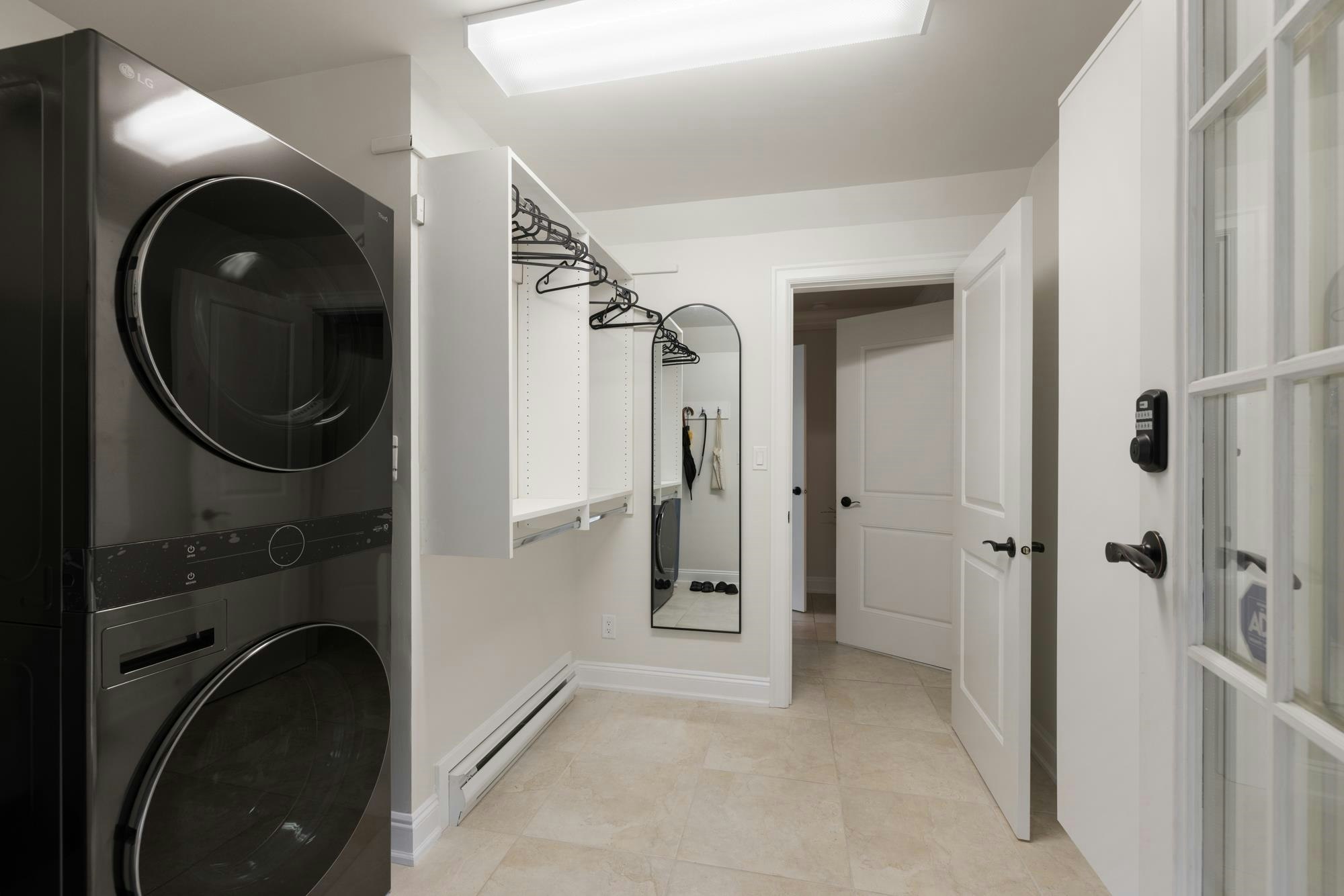 4050 St. Pauls Avenue, North Vancouver, BC, V7N 1T5 - 27