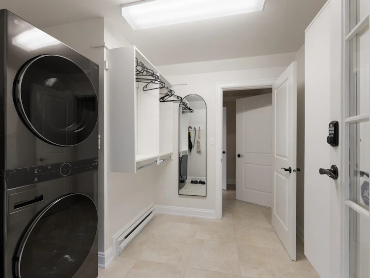4050 St. Pauls Avenue, North Vancouver, BC, V7N 1T5 - 27