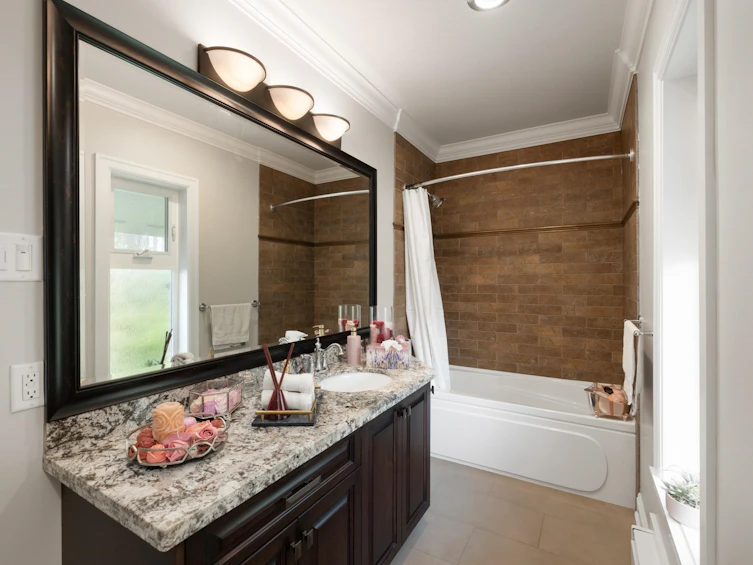 4050 St. Pauls Avenue, North Vancouver, BC, V7N 1T5 - 25