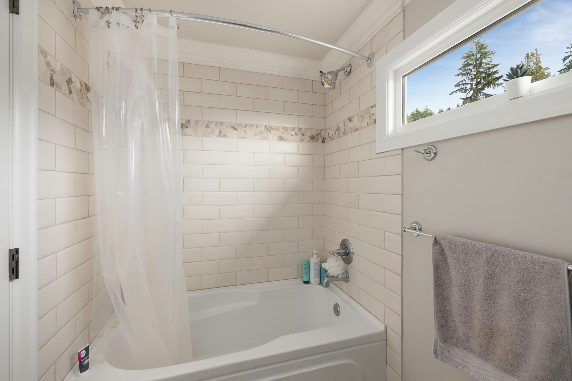 4050 St. Pauls Avenue, North Vancouver, BC, V7N 1T5 - 34