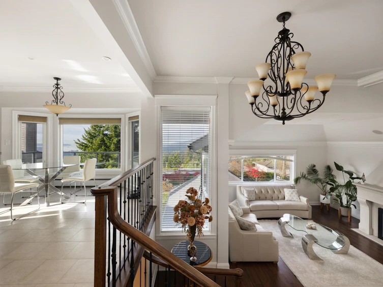 4050 St. Pauls Avenue, North Vancouver, BC, V7N 1T5 - 3