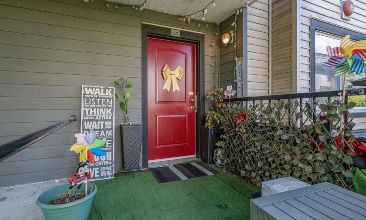 37-7428 14th Avenue