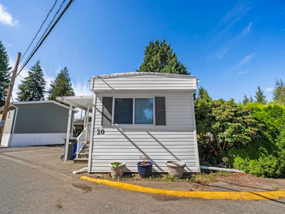 20-24330 Fraser Highway - 3