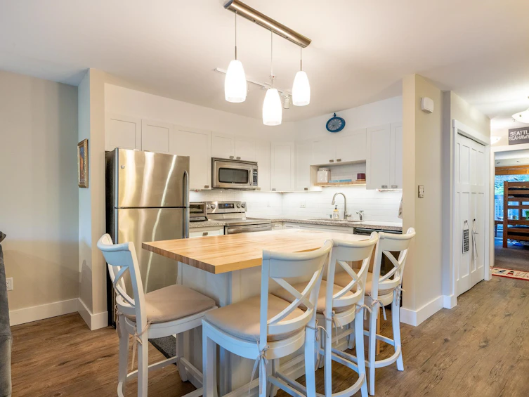 6-4725 Spearhead Drive, Whistler, BC, V8E 1E6 - 6