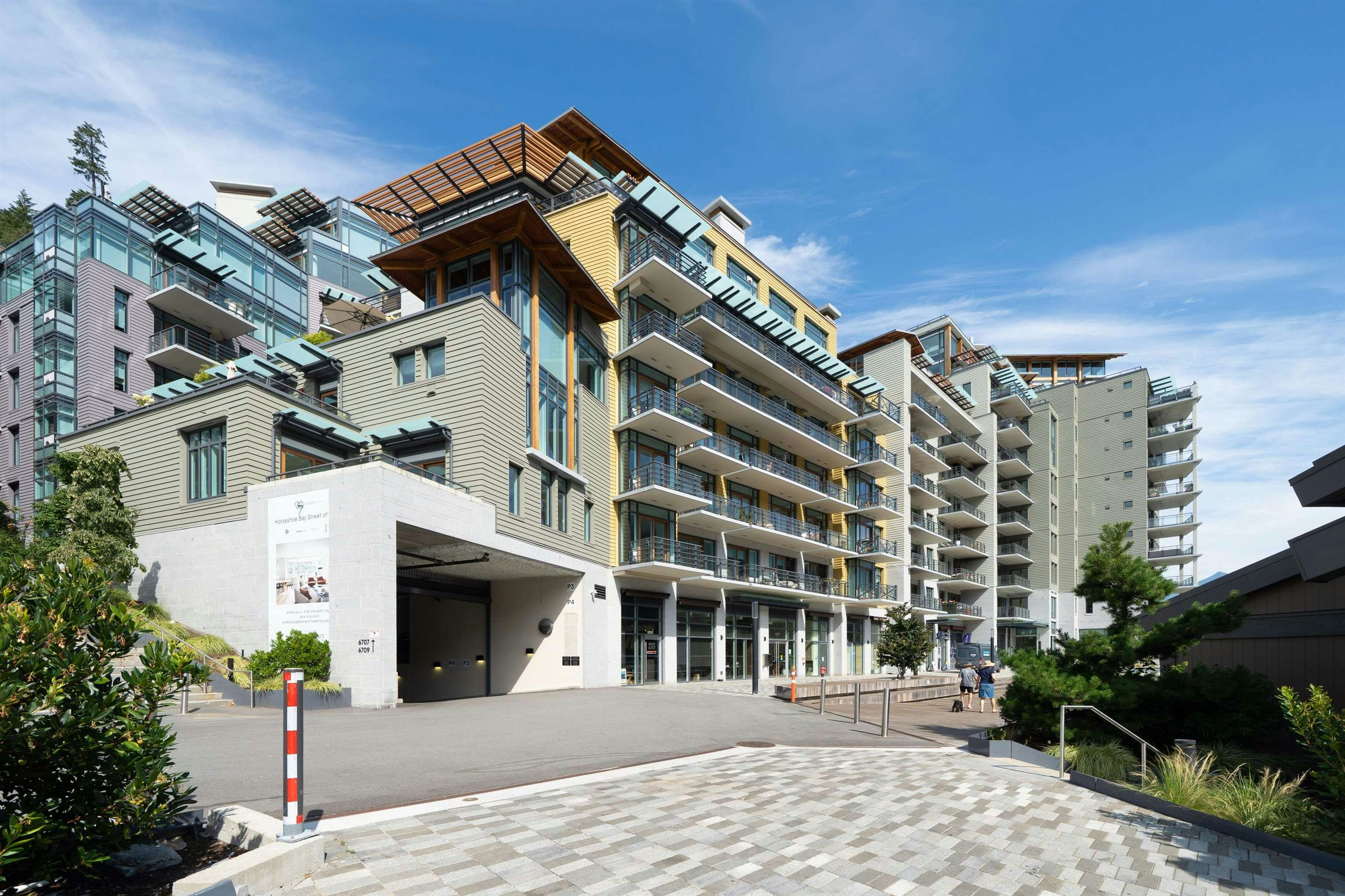 305-6707 Nelson Avenue, West Vancouver, BC, V7W 2B2