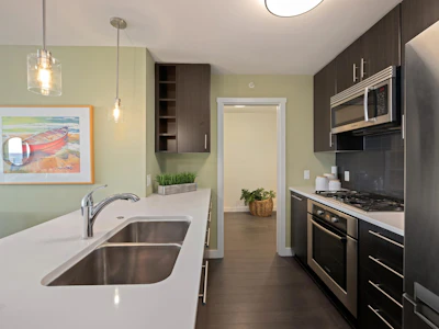 1808-608 Belmont Street - 3