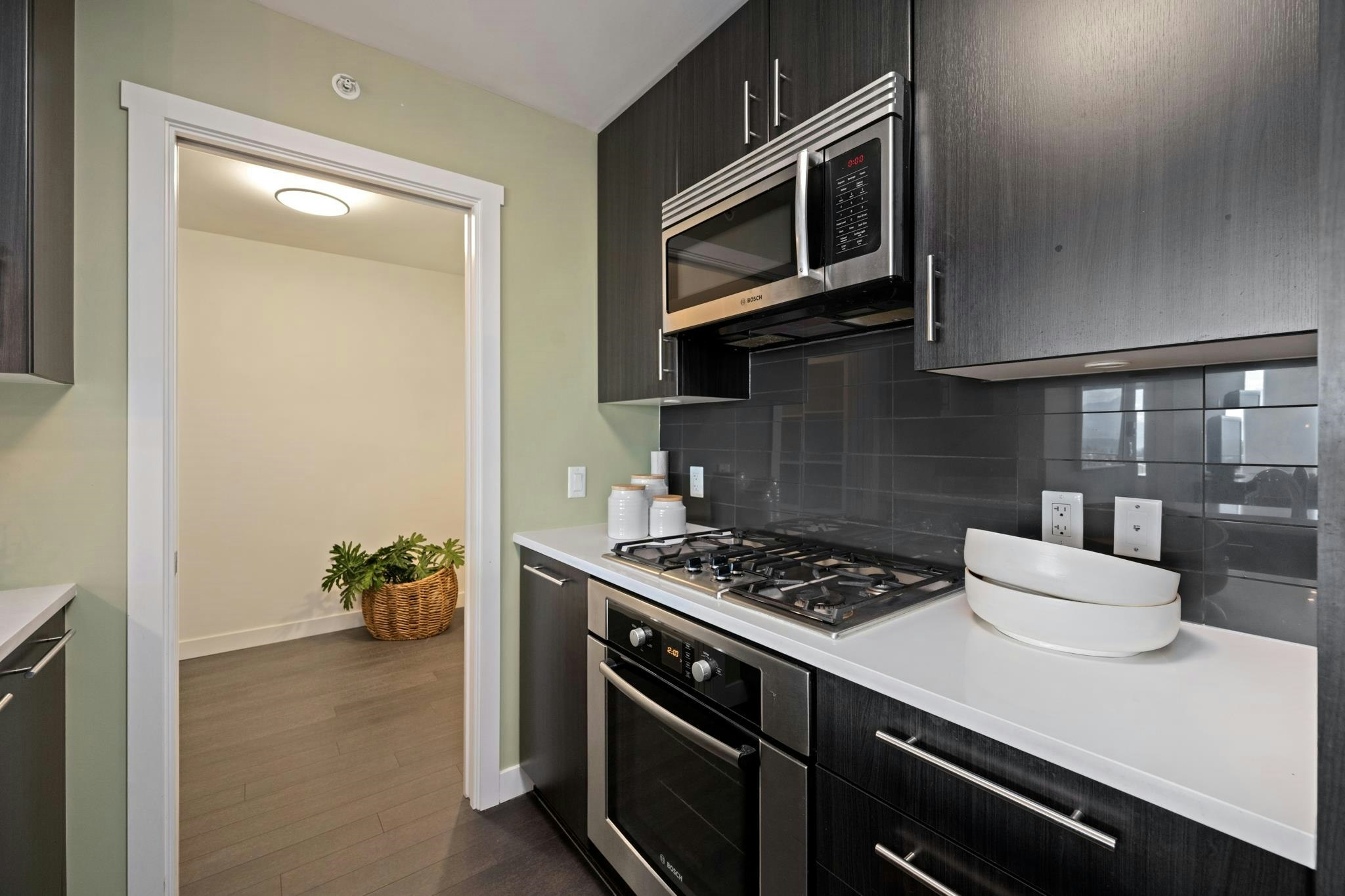 1808-608 Belmont Street - 5