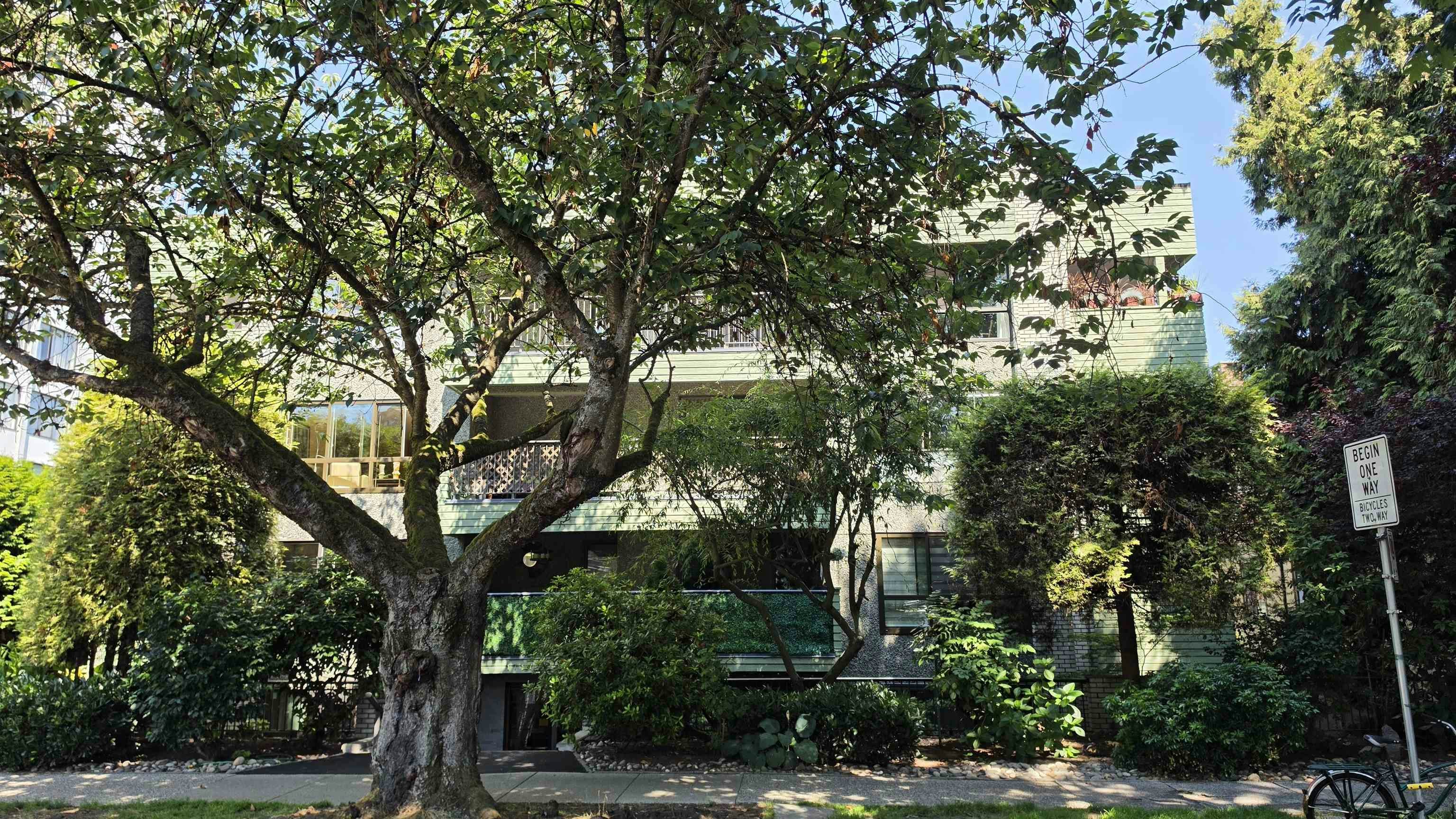 406-1717 Haro Street, Vancouver, BC, V6G 1H1