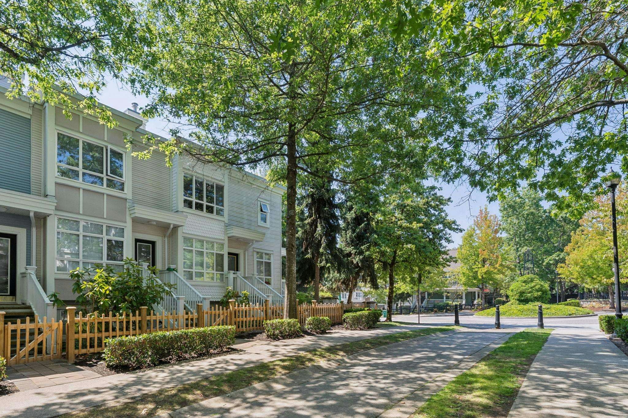 6702 Village Green - 4