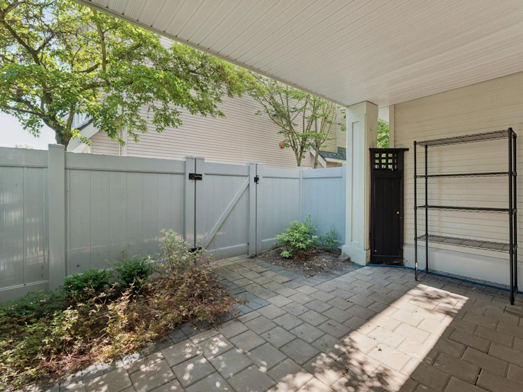 6702 Village Green, Burnaby, BC, V5E 4K7 - 25