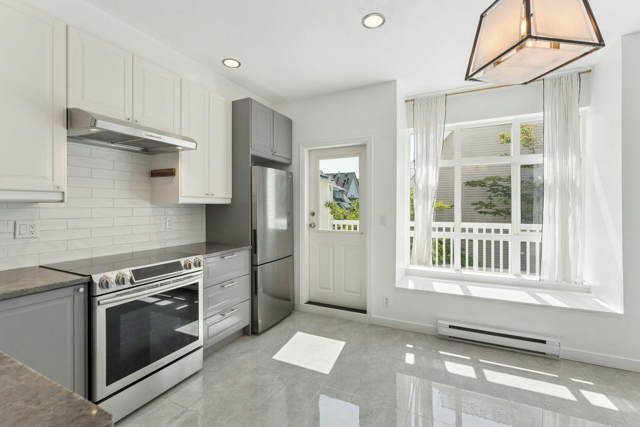 6702 Village Green, Burnaby, BC, V5E 4K7 - 8