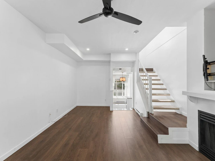 6702 Village Green, Burnaby, BC, V5E 4K7 - 6