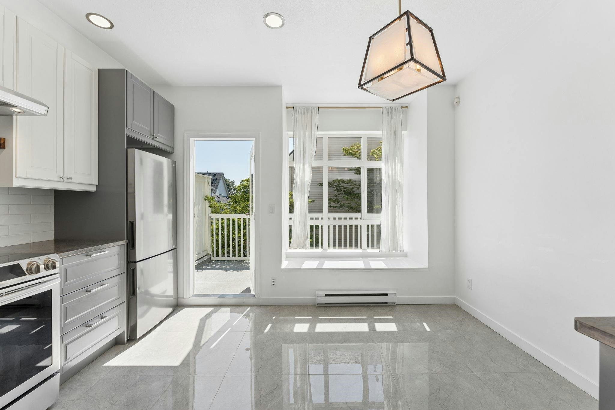 6702 Village Green, Burnaby, BC, V5E 4K7 - 7