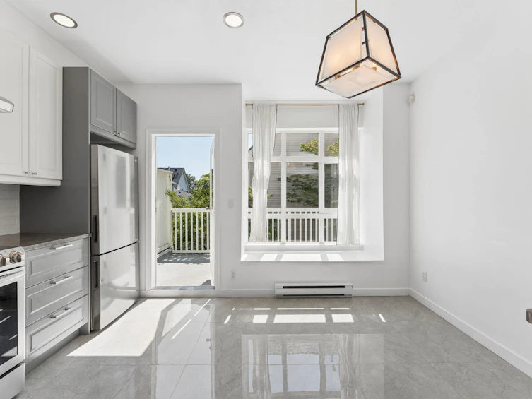 6702 Village Green, Burnaby, BC, V5E 4K7 - 7