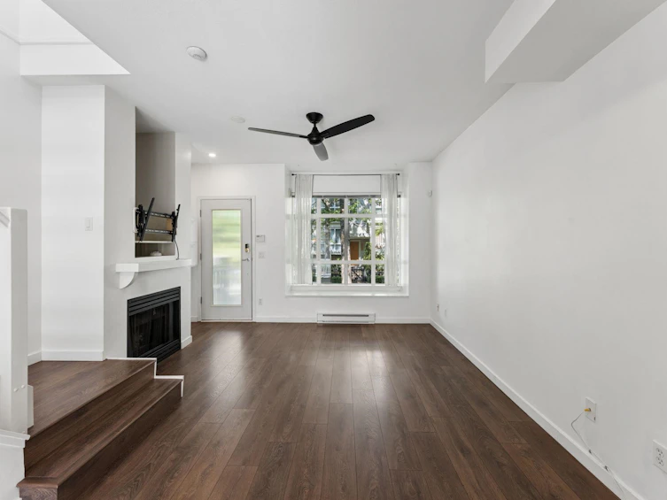 6702 Village Green, Burnaby, BC, V5E 4K7 - 2