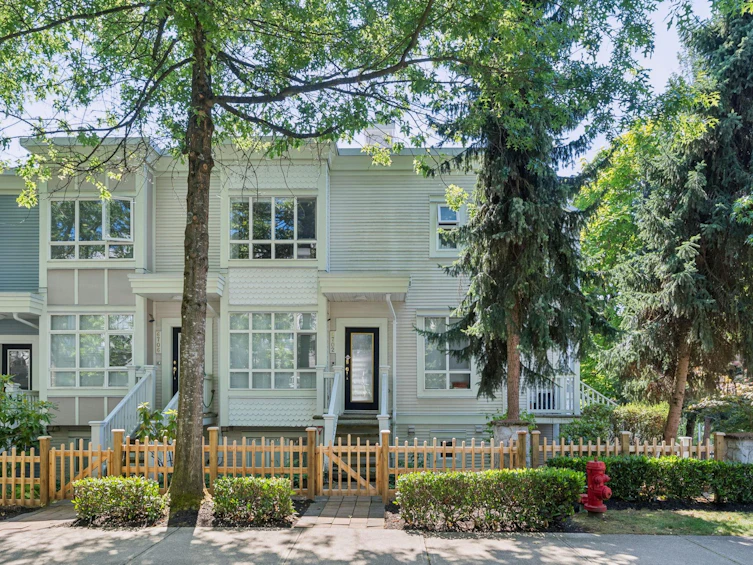 6702 Village Green, Burnaby, BC, V5E 4K7 - 3