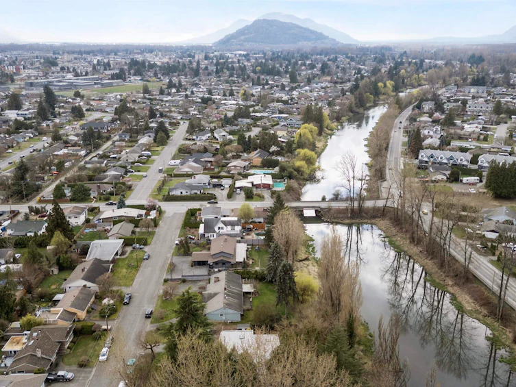 46589 Riverside Drive, Chilliwack, BC, V2P 3M1 - 35