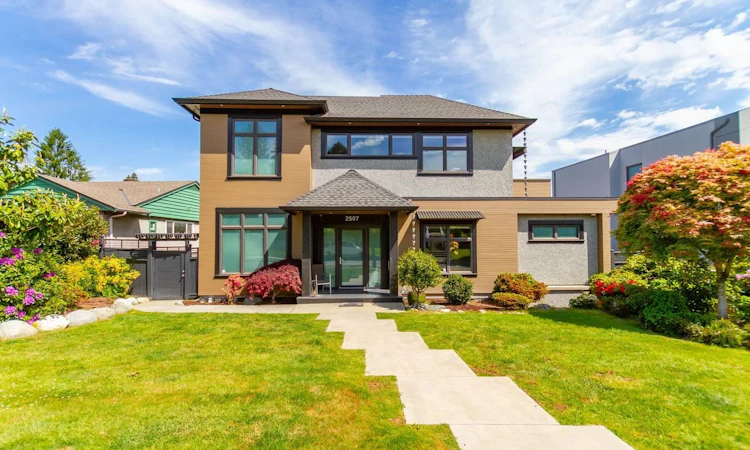 2507 Edgar Crescent