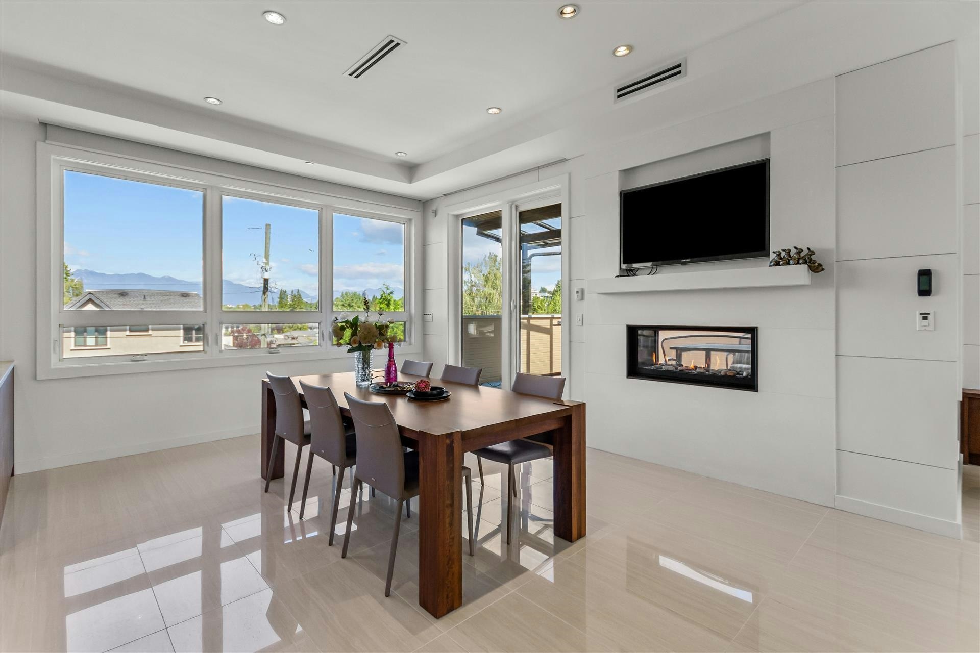 2507 Edgar Crescent - 5