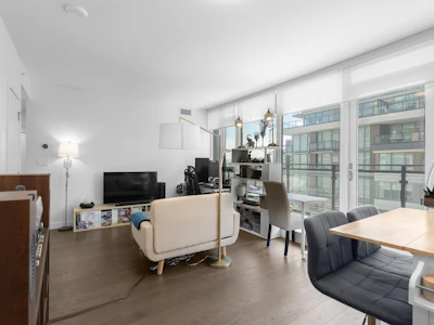 1002-3200 Corvette Way - 4