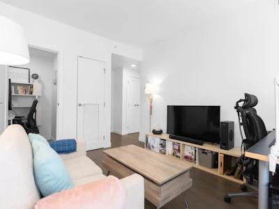 1002-3200 Corvette Way - 5