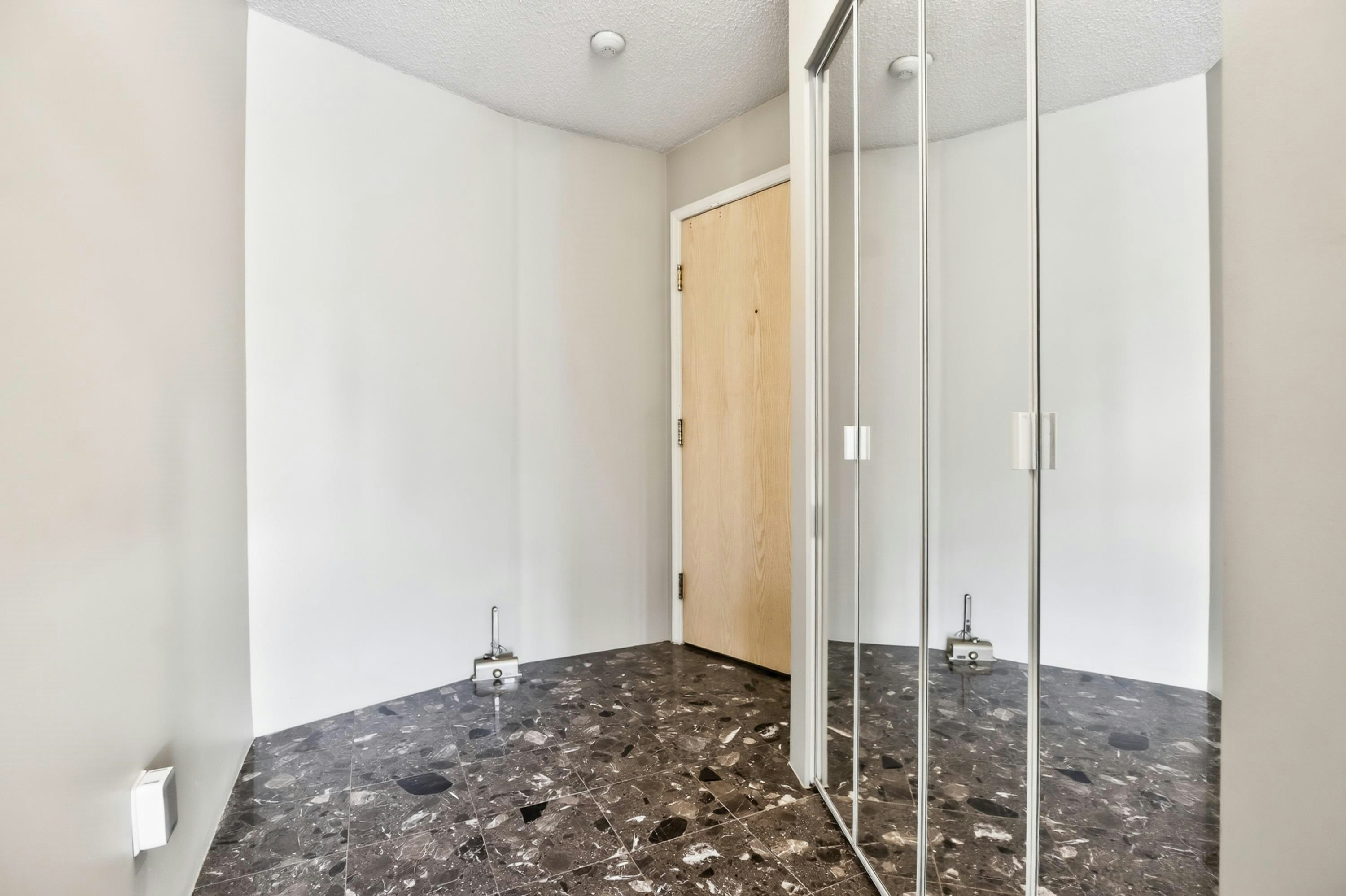 1802-8 Laguna Court - 4