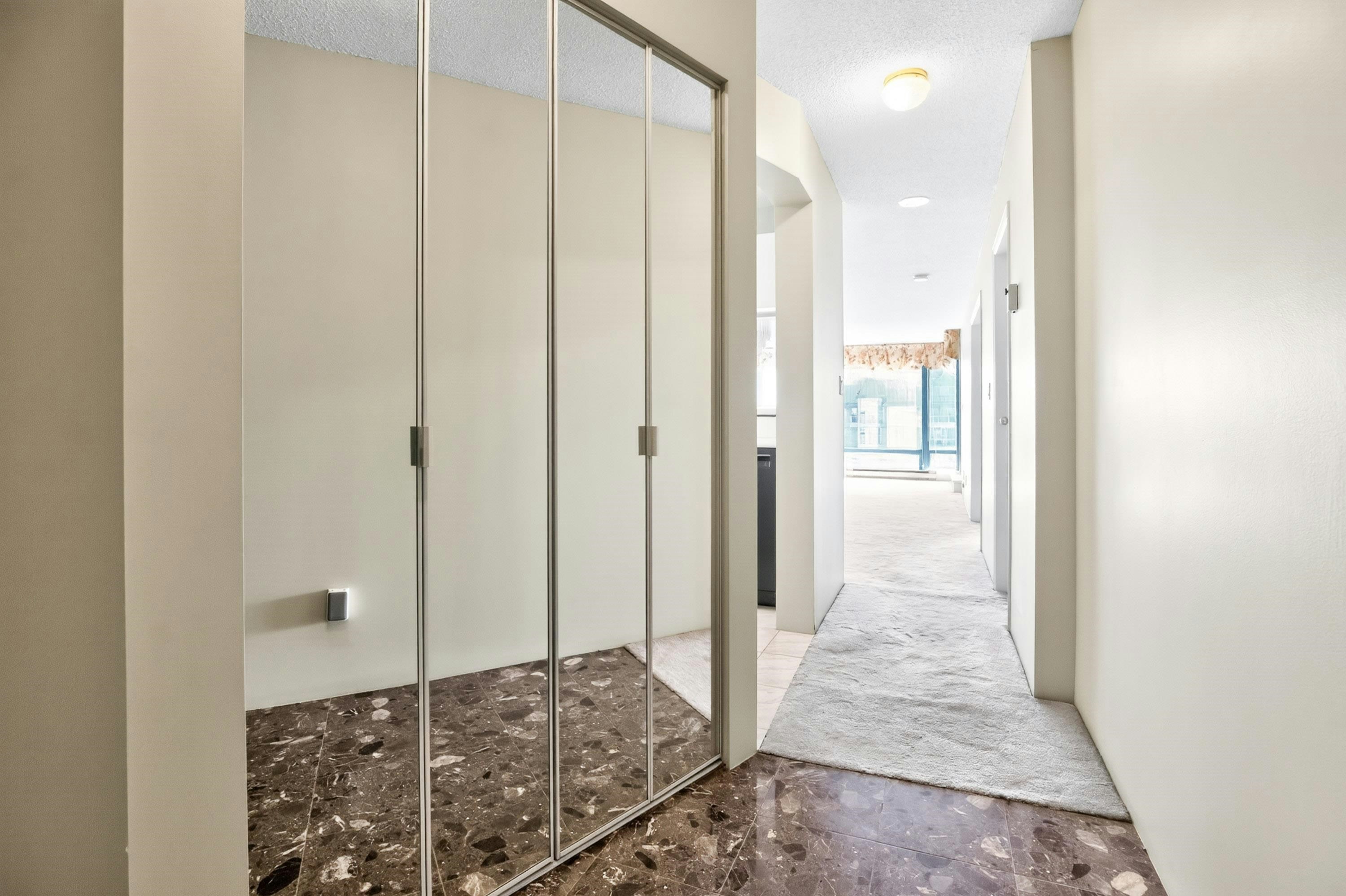 1802-8 Laguna Court - 5