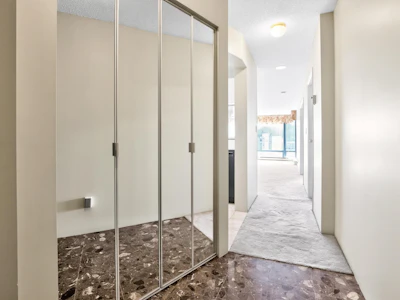 1802-8 Laguna Court - 5