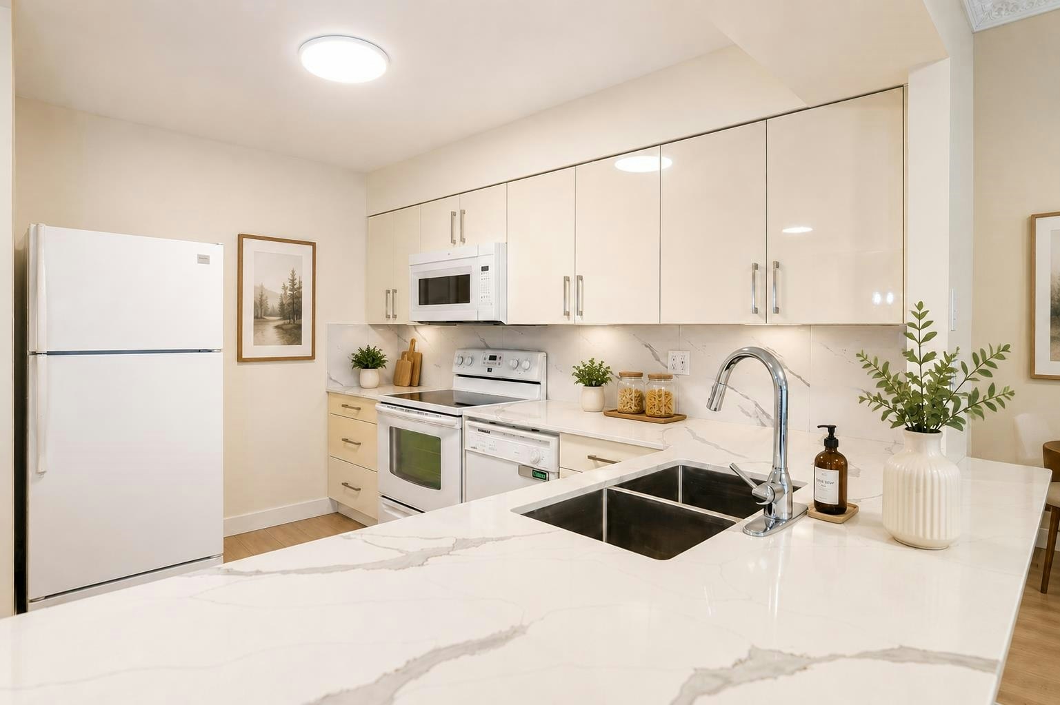 603-2468 E Broadway, Vancouver, BC, V5M 4V1